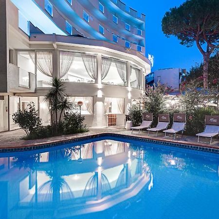 Hotel Schiller Cervia Buitenkant foto