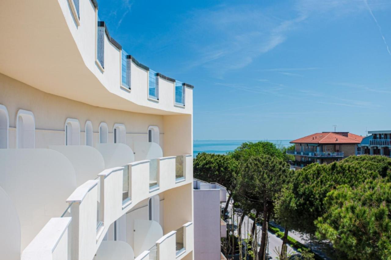 Hotel Schiller Cervia Buitenkant foto