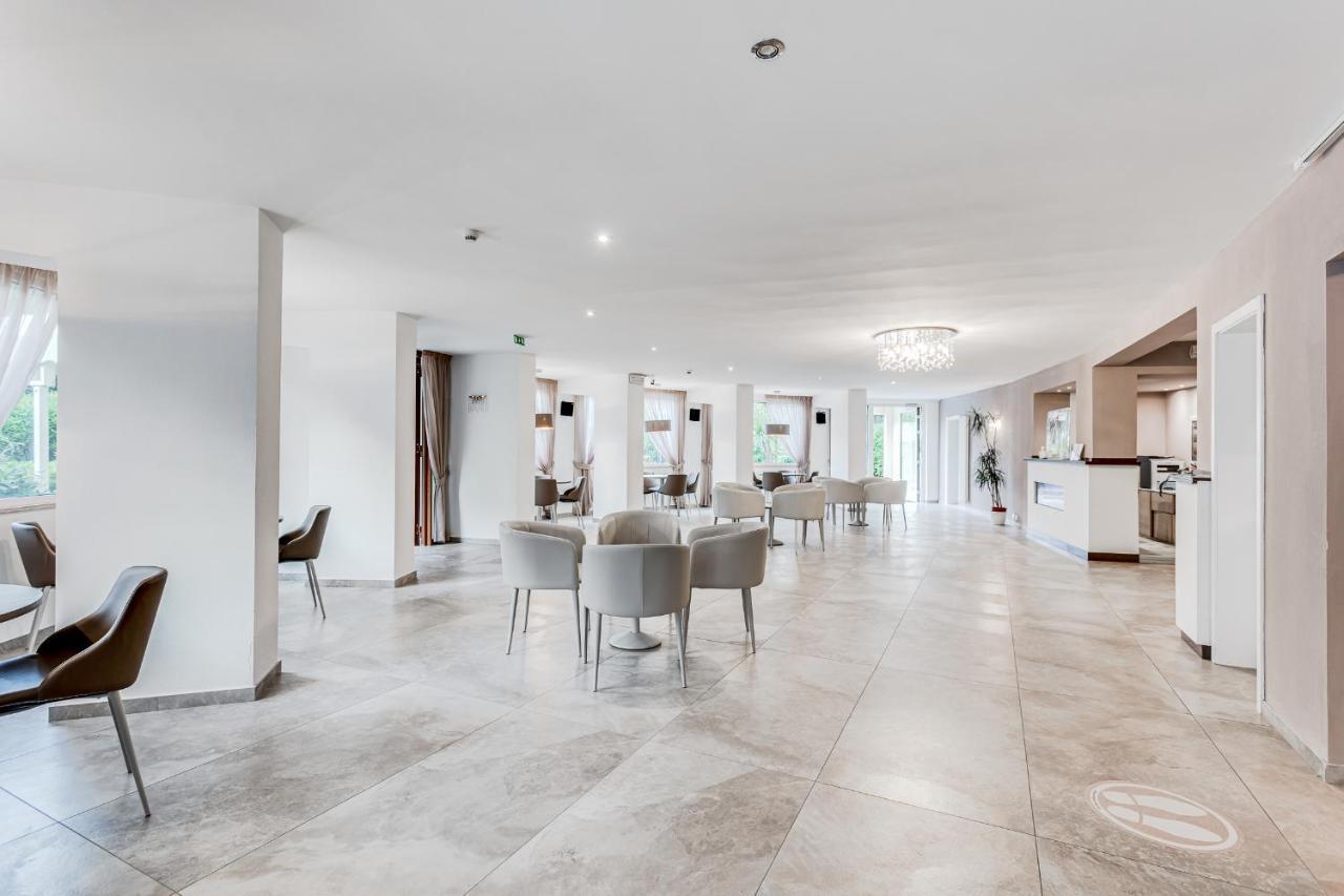 Hotel Schiller Cervia Buitenkant foto