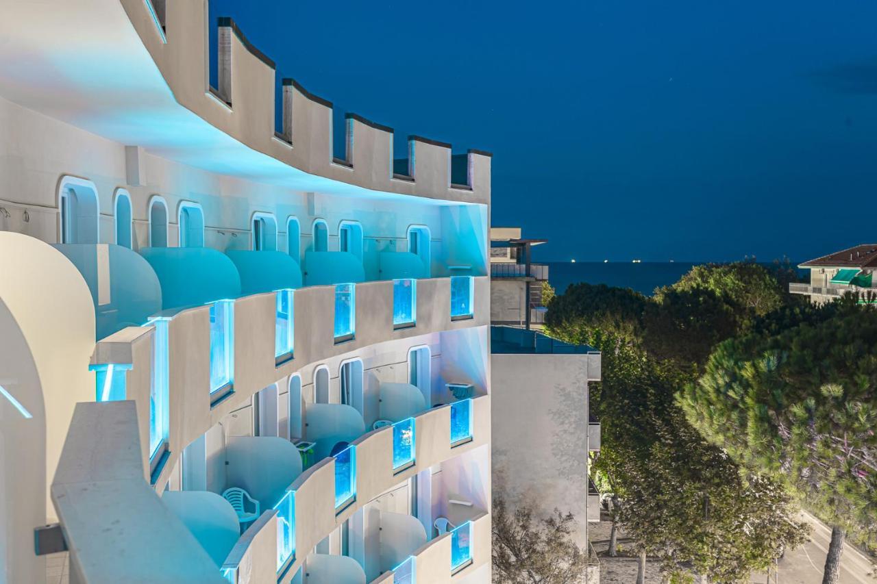 Hotel Schiller Cervia Buitenkant foto