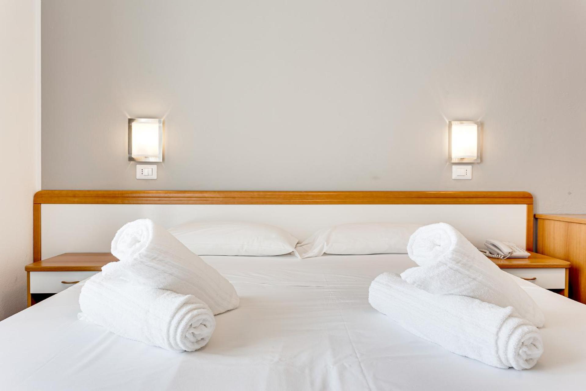 Hotel Schiller Cervia Buitenkant foto