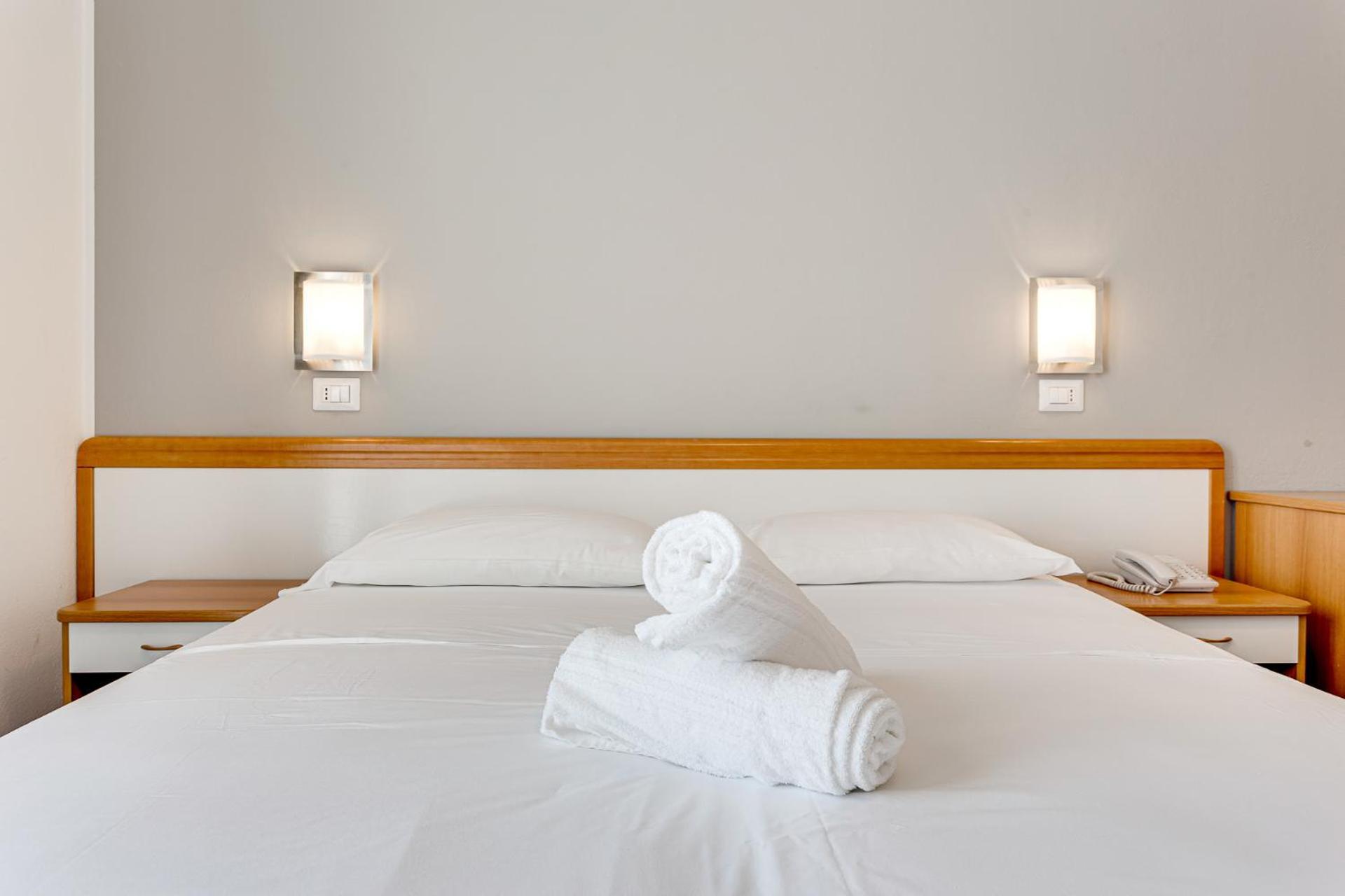Hotel Schiller Cervia Buitenkant foto