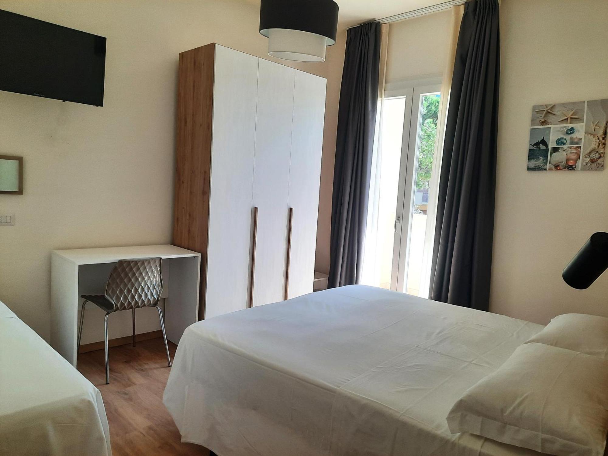 Hotel Schiller Cervia Buitenkant foto