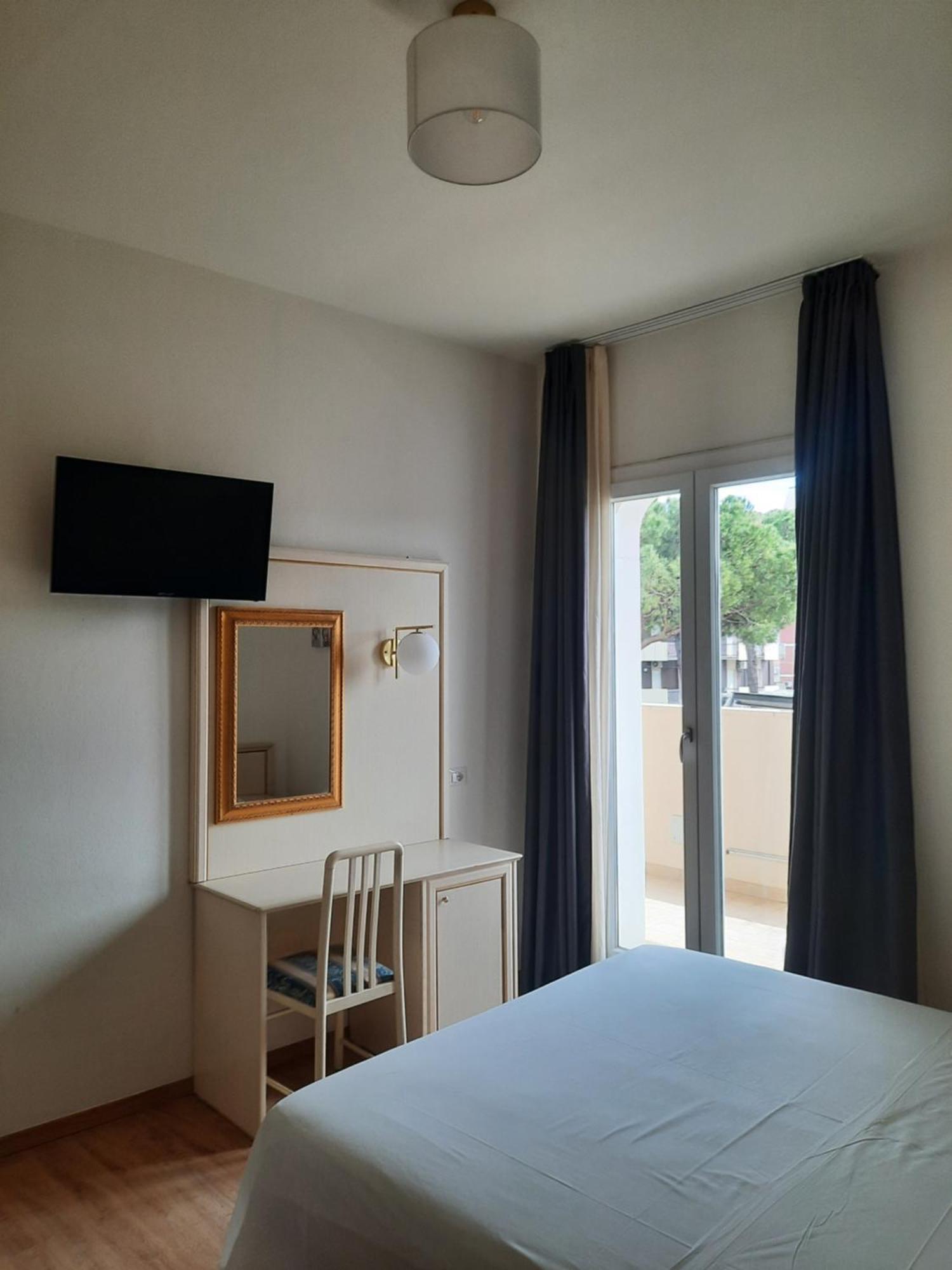 Hotel Schiller Cervia Buitenkant foto