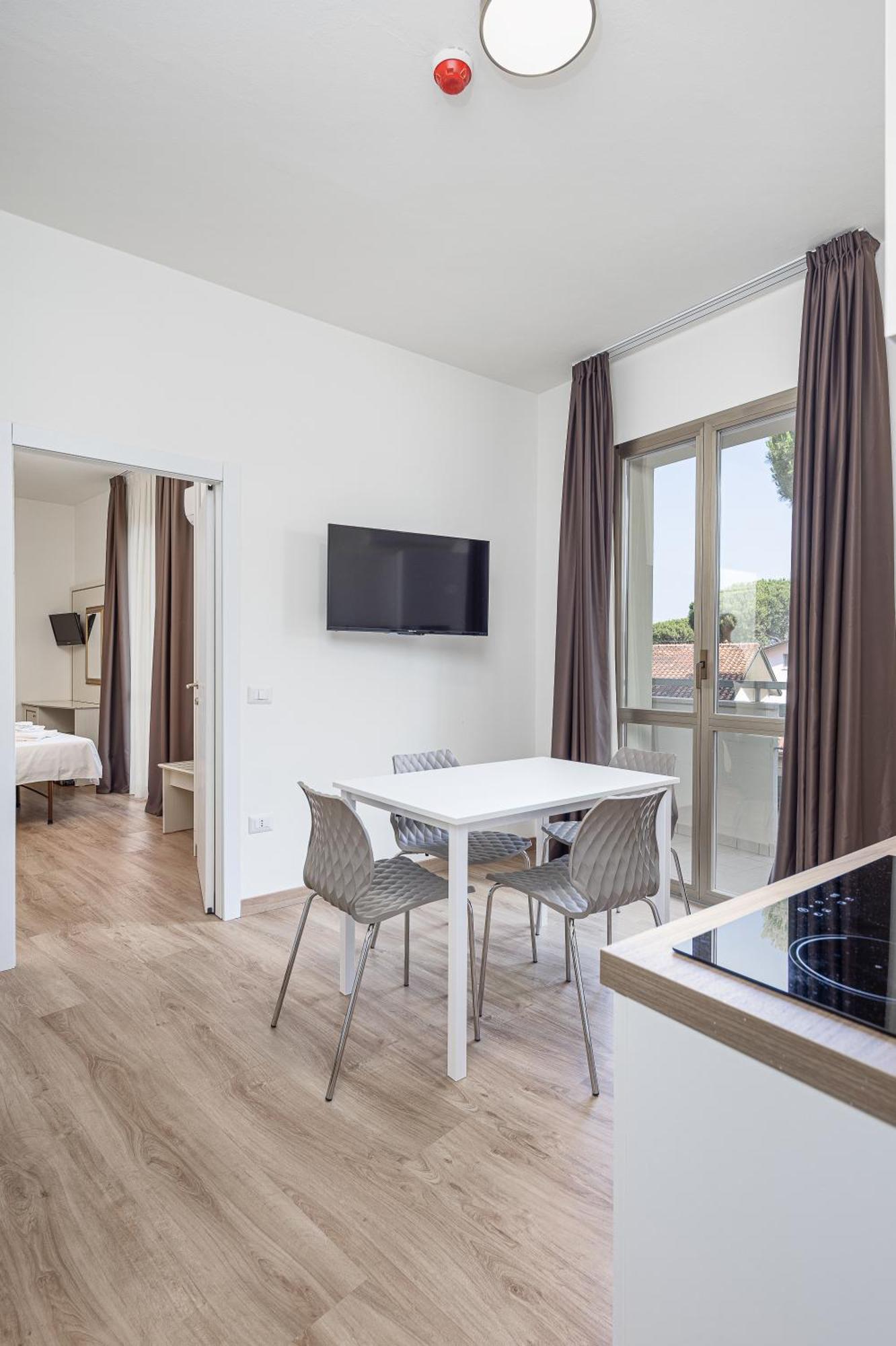 Hotel Schiller Cervia Buitenkant foto