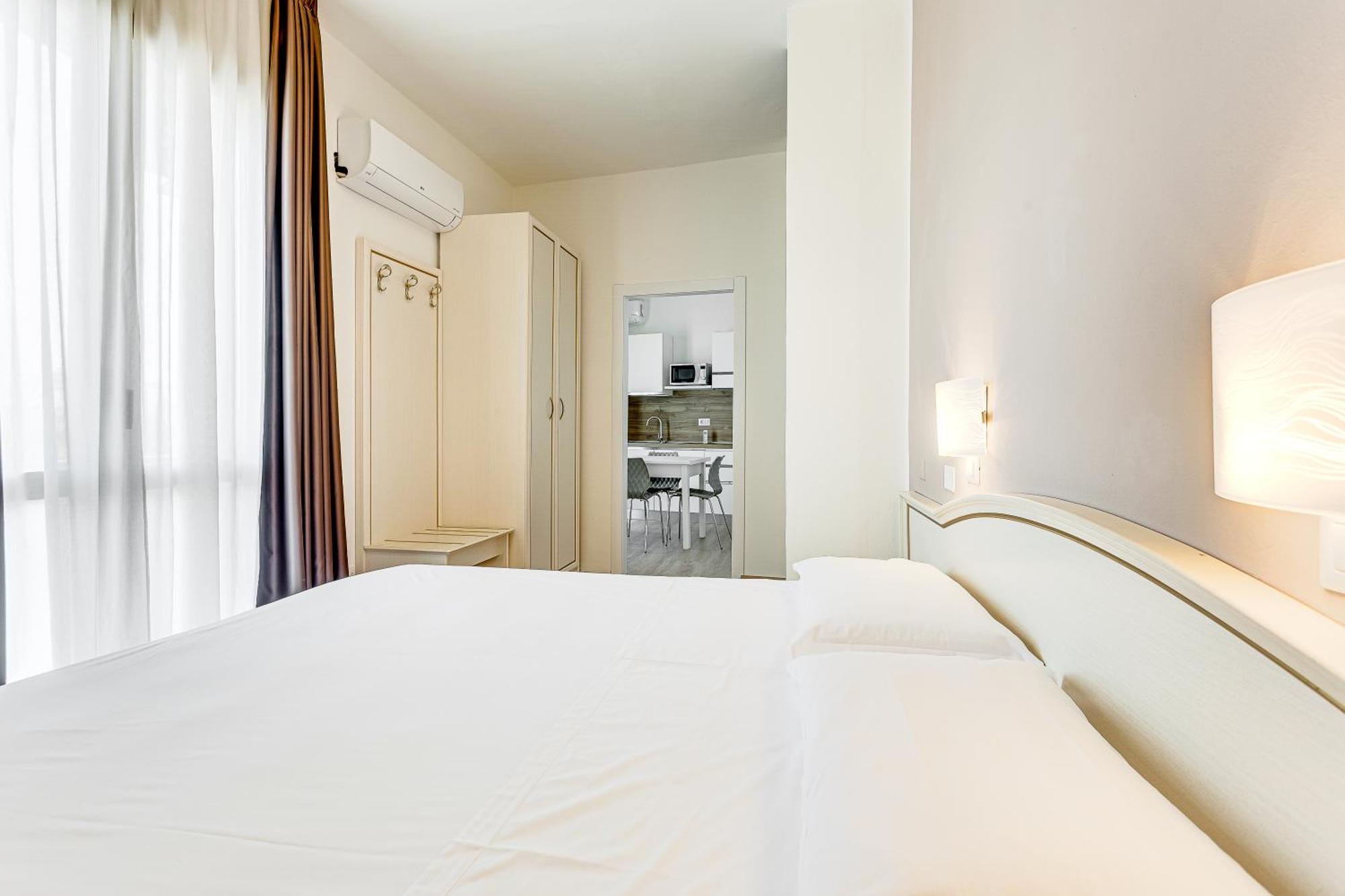 Hotel Schiller Cervia Buitenkant foto